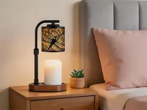 Electric candle warmer lamp with timer function, designed in dragonfly style. Compatible with jar candles and scented wax melts. It doubles as delicate decorative lighting for bedrooms and living spaces, and is a thoughtful gift choice.