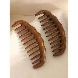1pc Wide-Tooth Comb, Natural Sandalwood Material, Coarse Teeth Head Massage Comb, Static-Free Suitable For Curly, Permed And Straight Hair, Home Styling Comb For Women,Hair Brush,Comb