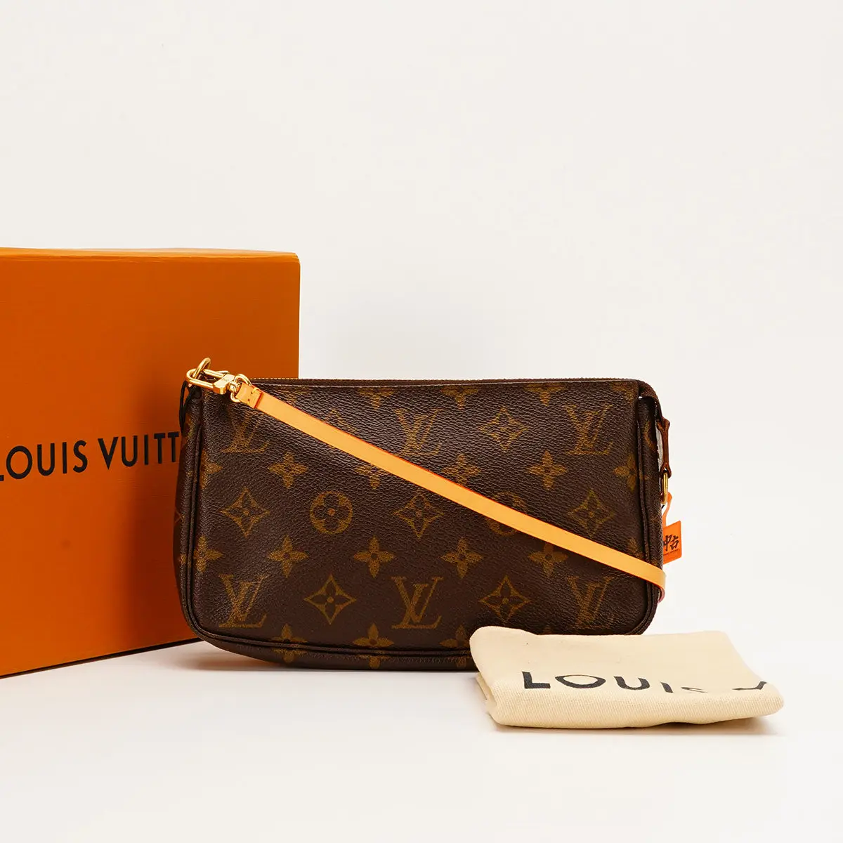 Pre-owned Louis Vuitton PVC Shoulder bags Danube MM Vintage Monogram BGP206224
