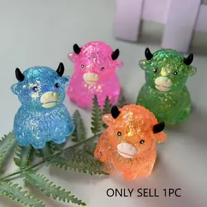 Small Cow Squeeze Toy, Stress Relief Tool, Fun Toy, Perfect for Unwinding and Entertainment, Ideal Gift for Kids