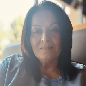 Product Review of [medicube] 310M Celebrity Glass Skin DuoㅣBooster Pro Korea's No.1 Glass Glow Device + Collagen Jelly Cream OR Deep Vita C Cream from K**4