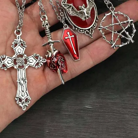 5pcs Y2K Vintage Punk Rock Style Bat, Faux, Coffin, Arrow, Red Heart, Trendy Star Gothic Cross Pendant Set, Stainless Steel Chain, Punk Style Necklace, Halloween Gift Set, Gothic Witch Jewelry