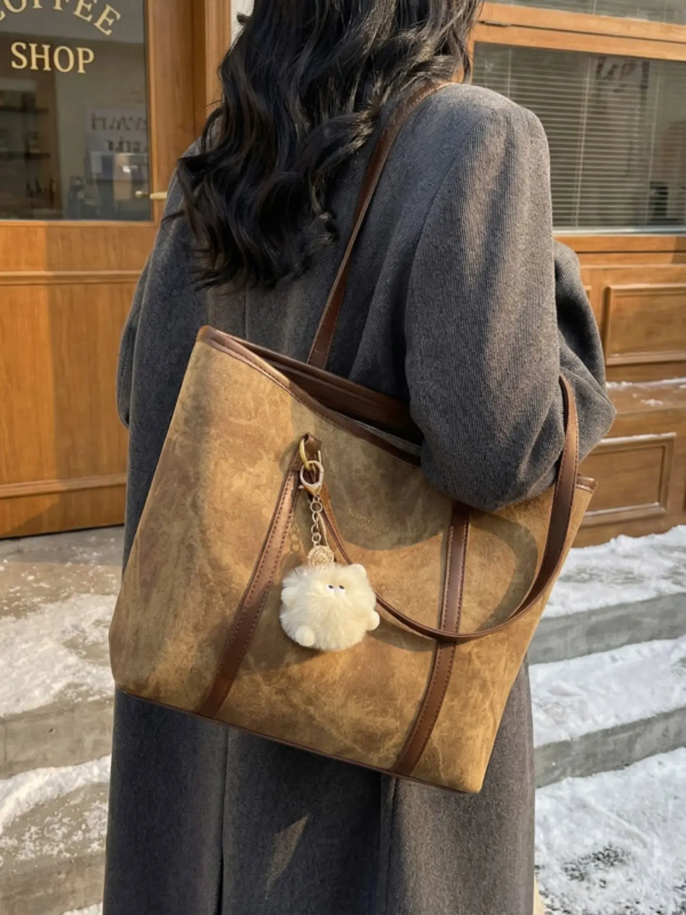 High-End Commuter Bag Fashionable Versatile New Large Capacity Shoulder Bag for School & Casual Use, Stylish Daily Handbag