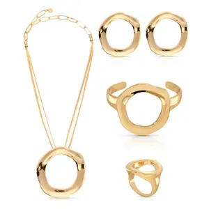 Complete the Circle Set in Gold