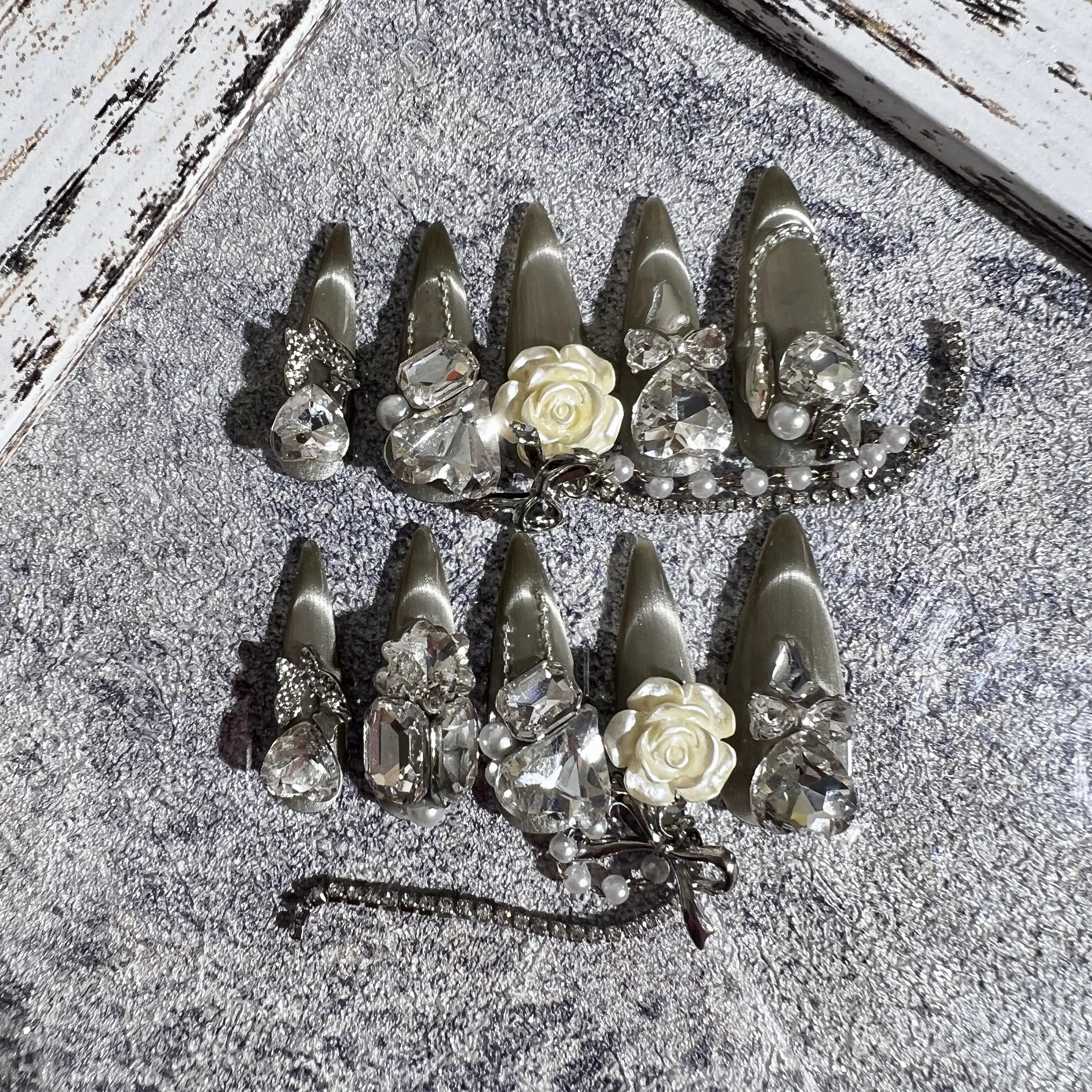 Sunset Grayish Brown White Flowers Cat Eye Luxury Press On Nails Sunset Grayish Brown White Flowers Cat Eye Luxury Press On Nails