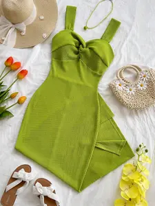 1 Piece Women's Summer Green Twist Front Cami Sleeveless Dress, Bodycon Slit Ruched Sundress for Beach Vacation, Y2K Casual Elegant Chic Streetwear