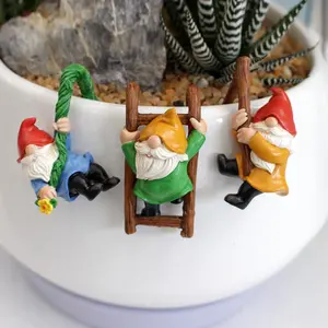 Funny Dwarf Design Ornament, Doll Figurines, 3 Counts/set Creative Decorative Office Desktop Decoration, Fun Climbing Dwarf Resin Crafts for Home Office Desktop