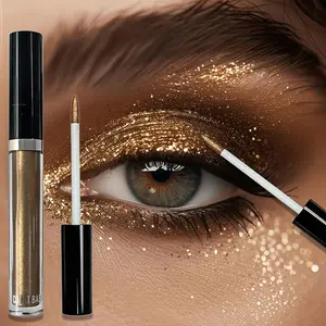 Smoky gray pearlescent liquid eyeshadow, pearlescent is delicate and does not fly powder, the color rendering is uniform and does not agglomerate, and novices can easily smudge layered eye makeup