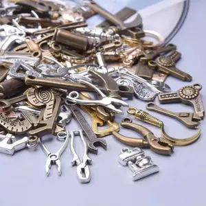Mixed Color Vintage Zinc Alloy Jewelry Accessories, 100g Tool Shape DIY Jewelry Making Accessories for Keychain, Chest Chain, Necklace and Earrings
