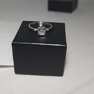 Live Jewelry F Silver Rings with Natural Crystals Dainty Statement Whimsical Everyday Ring for Elegant Outfits Collection Highlight Rose Quartz Amber Moonstone Crystals