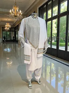 Men’s White Shesha Parahan Tumban with Matching Shawl | Luxury Afghan Traditional Outfit | Medium