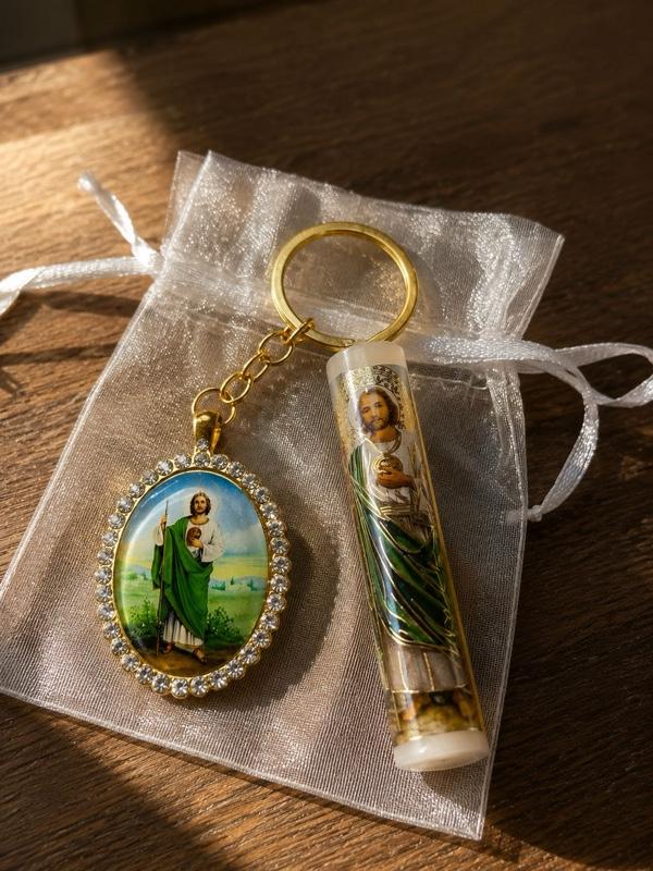 Recuerdos para Bautizo, Communion y Comfirmacion mini 12pcs mini cirios and 12pcs keychains free bags included 24pcs in total