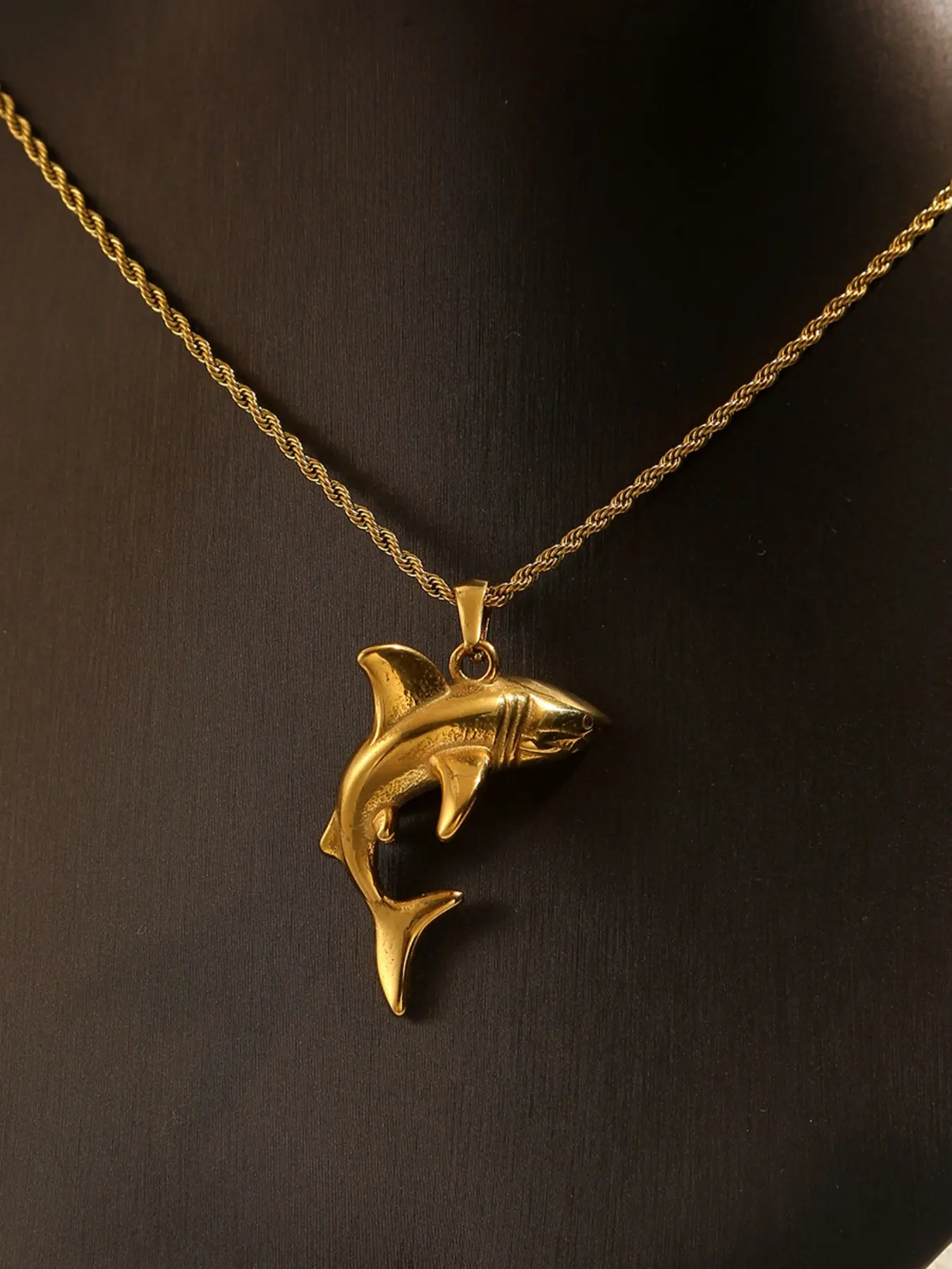 Shark Pendant Sweater Chain Stainless Steel Necklace for Women, Unique Style Clavicle Chain, Fashion Jewelry Accessory, Dainty Necklaces