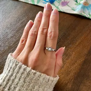 Mindful Pearl Fidget Ring with freely spinning pearl, gold plated