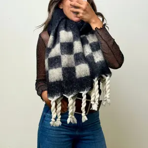 Regina Checker Chunky Skarf