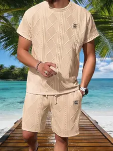 Men's summer casual sports two-piece set, featuring textured short-sleeve T-shirt and drawstring shorts, made from breathable knit fabric. Perfect for beach trips, daily home wear, stylish streetwear for summer vacations, and comfortable casual attire sui