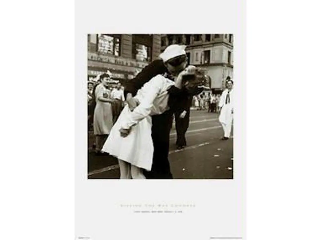 1122-16x20-CP VJ Day Kiss Poster