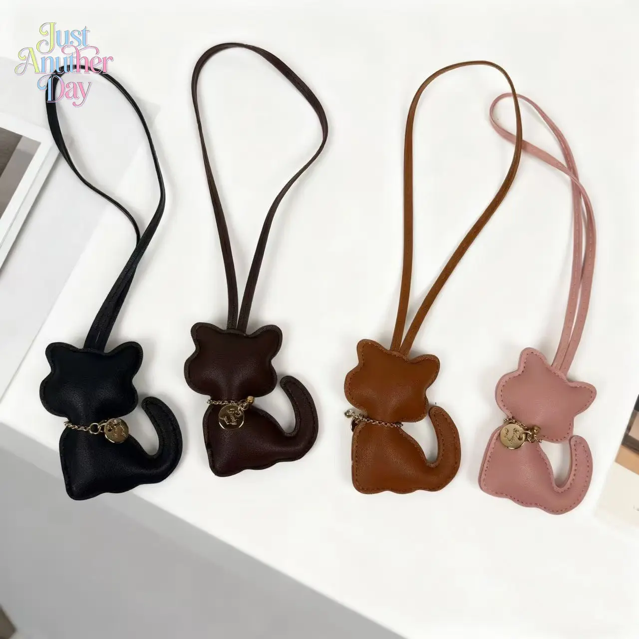 4-Pack Leather Cat Bag Charms, Cute Kitten-Shaped Pendants with Hanging Straps, Multi-Use Accessories for Handbags, Cars & Clothing