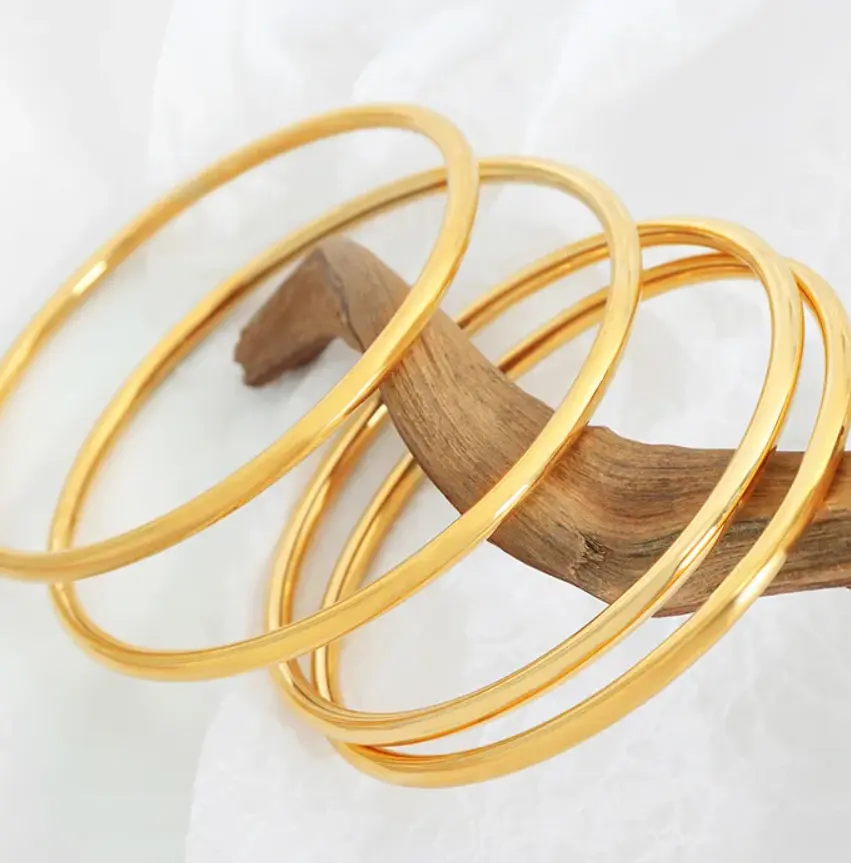 B131- Fashionable Stainless Steel Gold Bracelet! B131- Fashionable Stainless Steel Gold Bracelet!