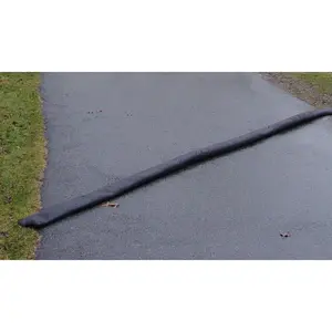 ABSORBENT QD610-1 Superabsorbent Flood Barrier, 10' Long Water-Diverting Tool, Swelling Water Blocker for Driveway & Outdoor Use