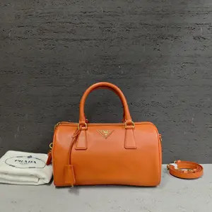 Pre-owned PRADA Leather Shoulder Bags 7.8'' R7149 Shoulder Bag C14303298877 0409 T1 Rina