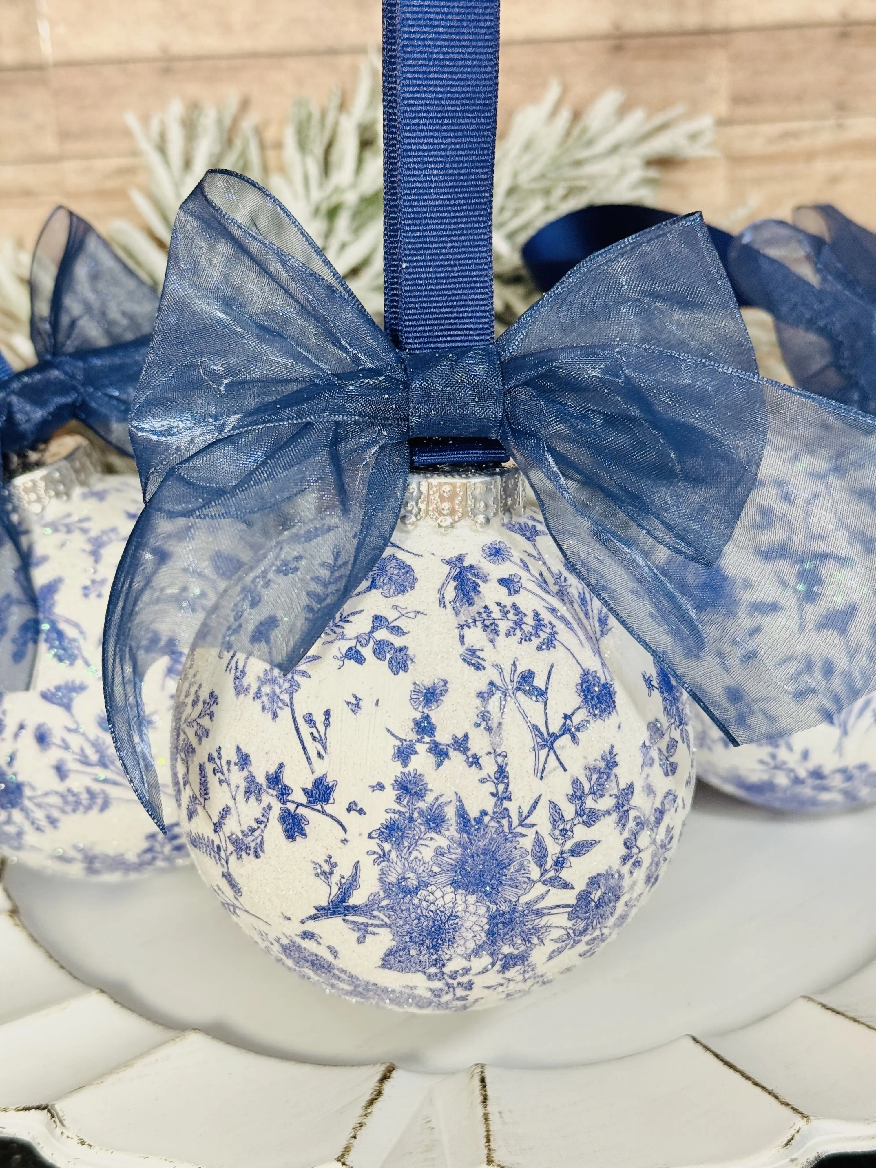 Set of 4 Chinoiserie Blue & White Glitter Ornament 4” Handmade Christmas Decoration Tree Ornaments Christmas Gift Elegant Unique Design