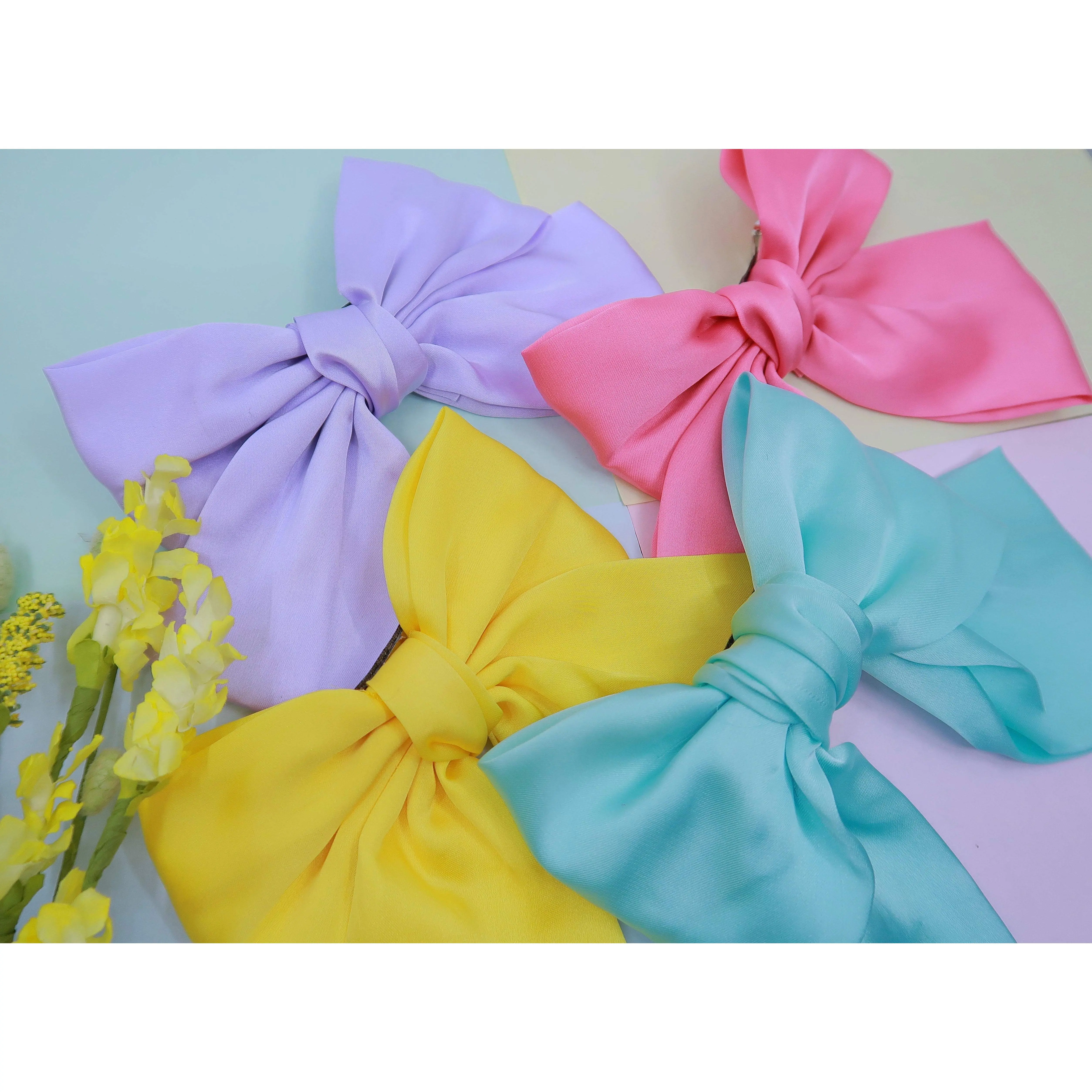 Bubblegum pink Flowy Bow