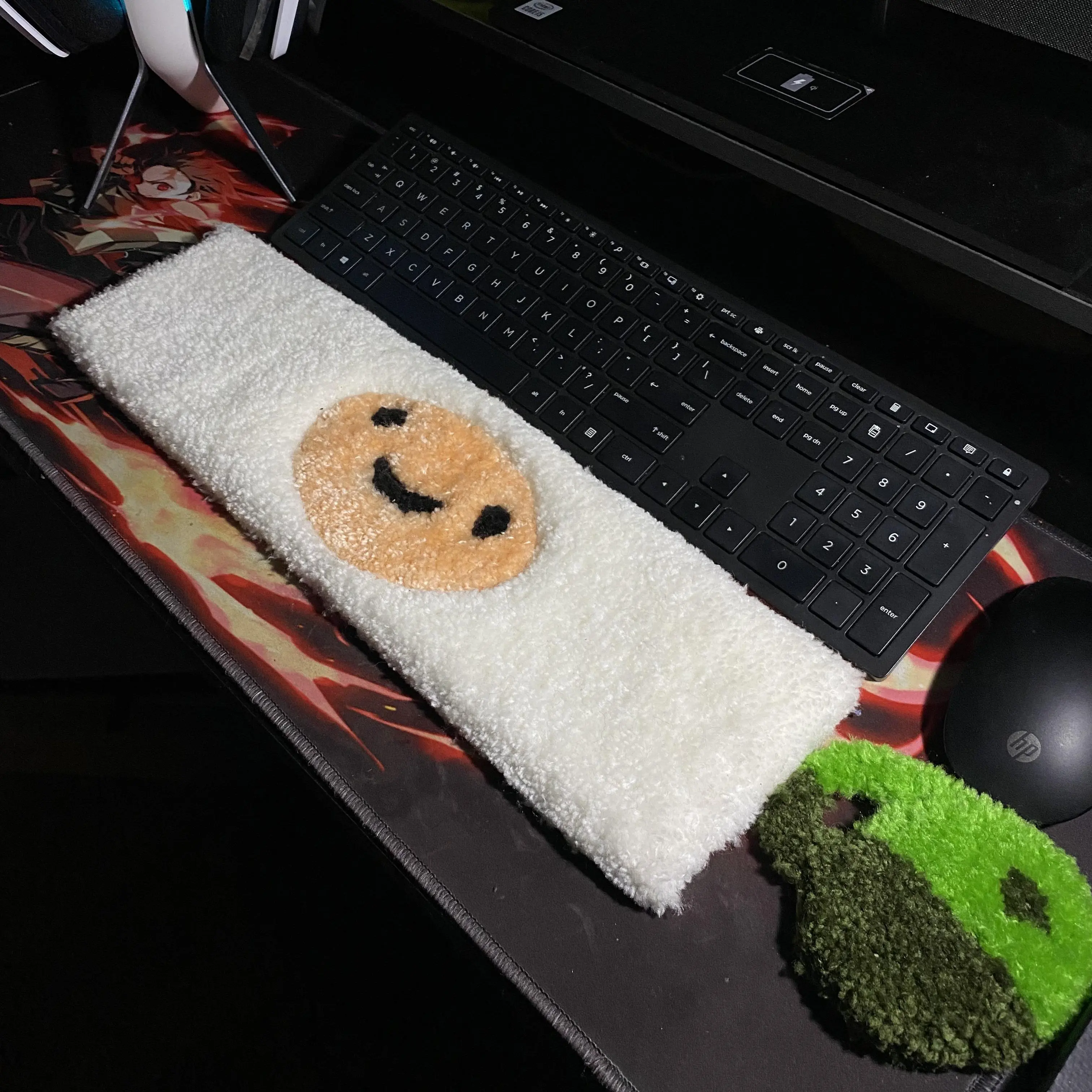 FTH Keyboard Rug - Non-Slip Soft Rug for Home & Office, Decrotive Design, Ideal for Home and Office Use