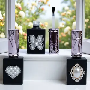 Luxury 15ML Refillable Glass Nail Polish Bottle with Brush, Elegant Travel Container with Diamond Design for Nails and Beauty, Perfect Gift for Women