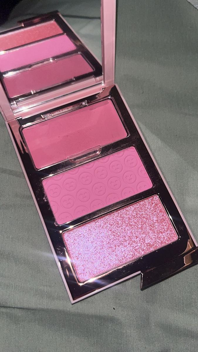 Item: Attention Seeker