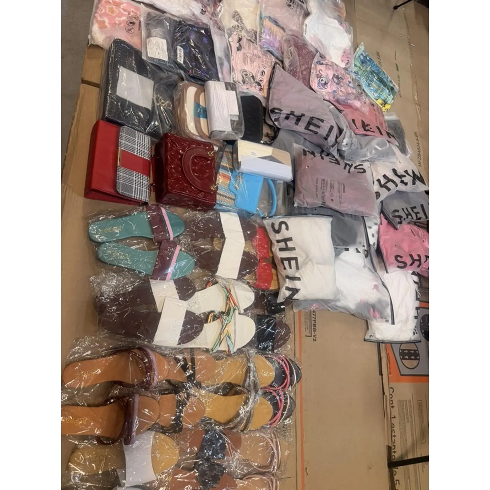 Kit 230 - Shein Women's Fashion Accessories & Footwear Collection - Includes Bags, Shoes, and More
