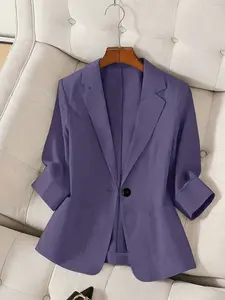 A women's solid color lapel single-breasted single-button mid-length sleeve double-pocket Fitted stylish blazer, suitable for spring and summer, appropriate for the workplace and daily wear.