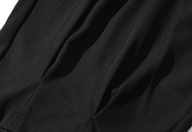 Men’s casual three-quarter pants made from solid-color fabric, available in multiple colors. Loose and comfortable, American retro and Japanese-style design with an elastic waistband and drawstring. Suitable for spring and summer outfits—a versatile, fash