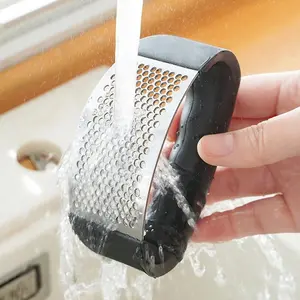 Garlic Press Stainless Rocker Tool – Crush garlic easily without odor, ergonomic handle for comfort, dishwasher safe, rust-proof kitchen accessory