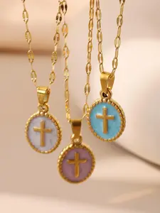 The golden circular mother of pearl heart-shaped necklace, Jewelry design, is a luxurious, high-end cross pendant collarbone chain, suitable for daily wear, vacation dates, Charm Necklace. It is also a surprising and exquisite small gift, Cross Necklaces