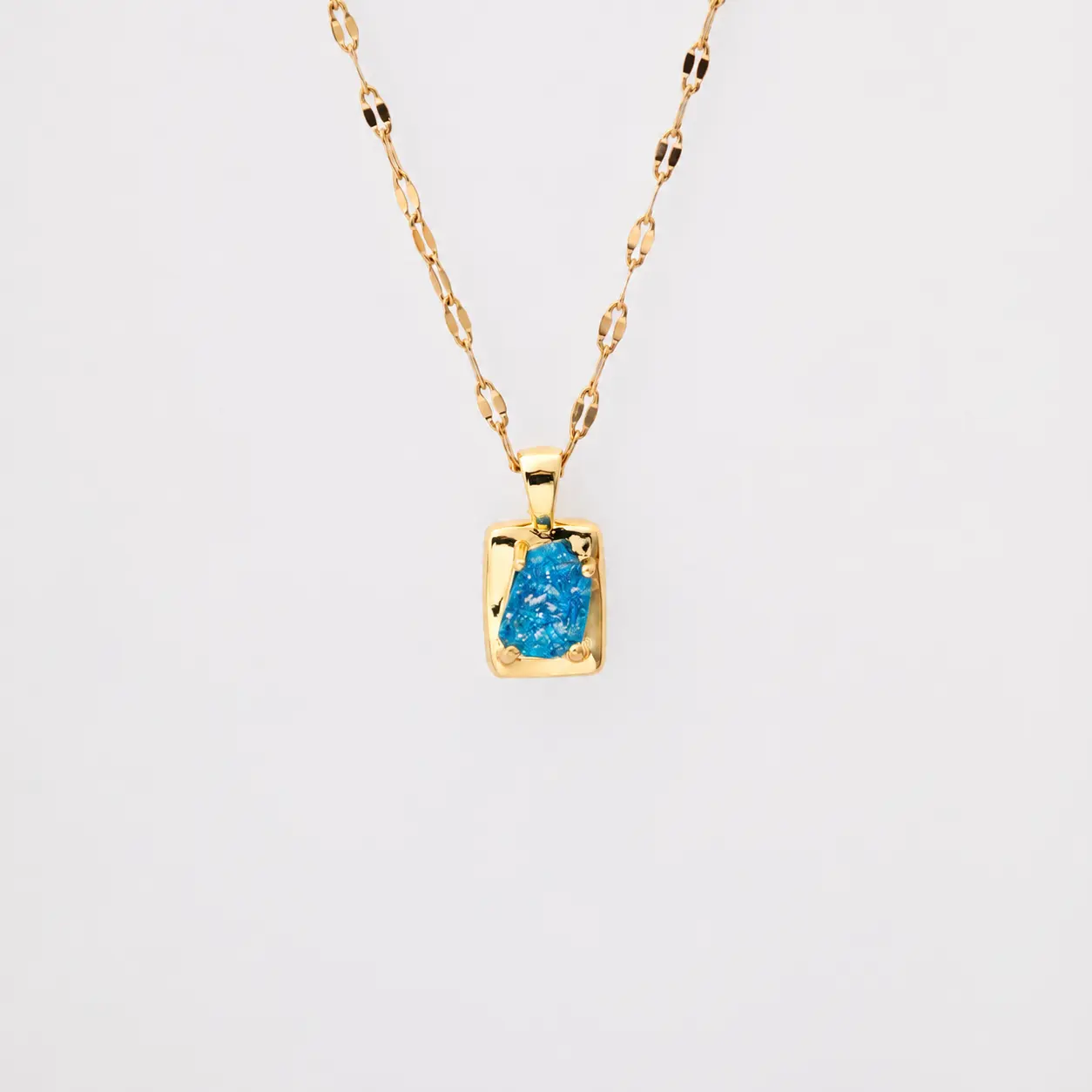 VEYRA Minimalist Raw-Style Cut Irregular Blue Artificial Crystal Charm Pendant Chain Necklace, Gold or Silver Tone Chain, Unisex Jewelry for Casual Wear