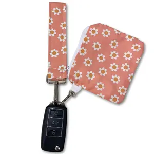 Pink key fob | keychain and pouch | handmade pouch | handmade crafts | daisies floral