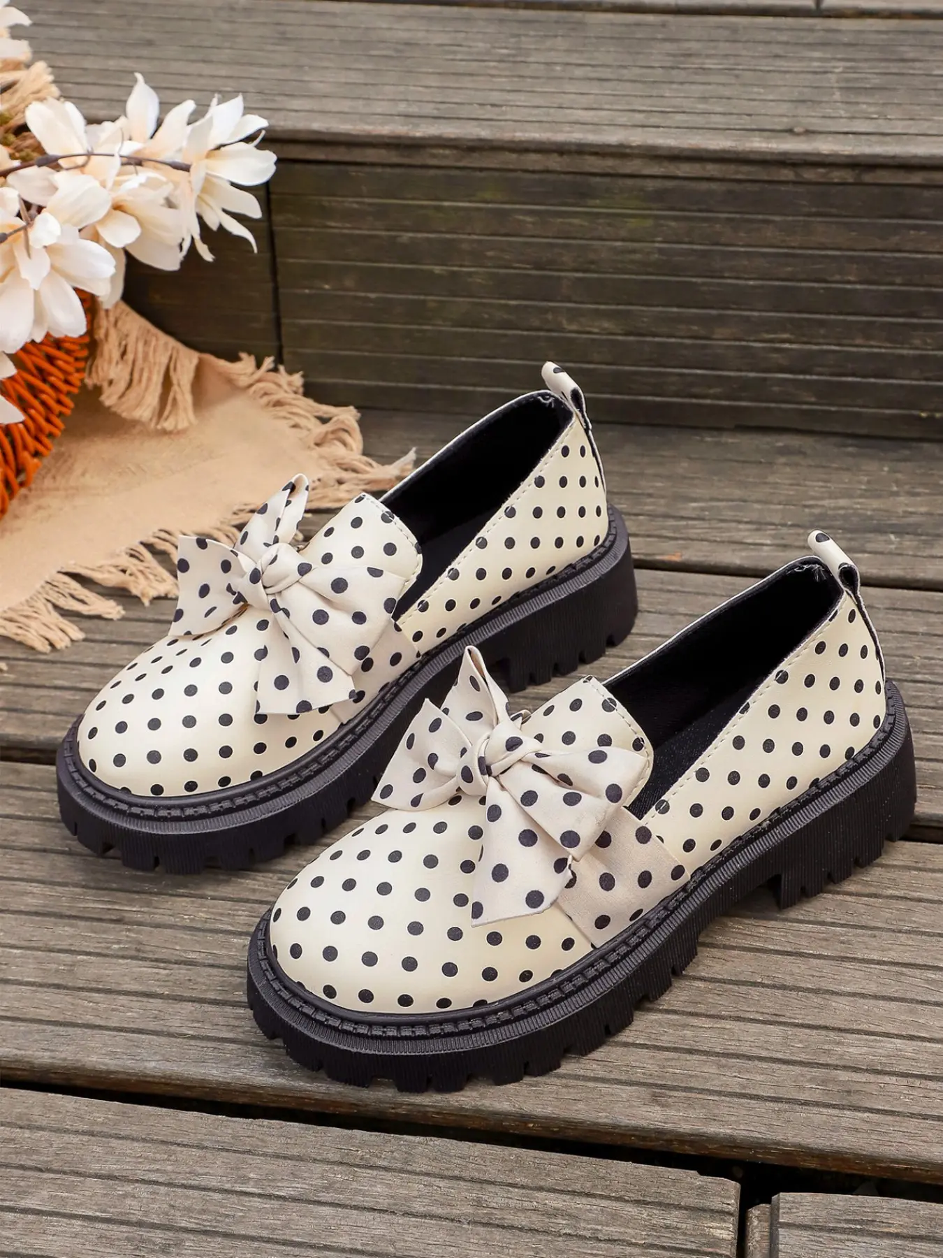 Korean Retro Polka Dot Bow Loafers, and, Thick Sole Anti-Slip Rubber, Slip-On Lazy Fit, Versatile for Jeans and Skirts, Sweet Cool Girl Style, Women Flatform Footwear, Polka Dot Shoes