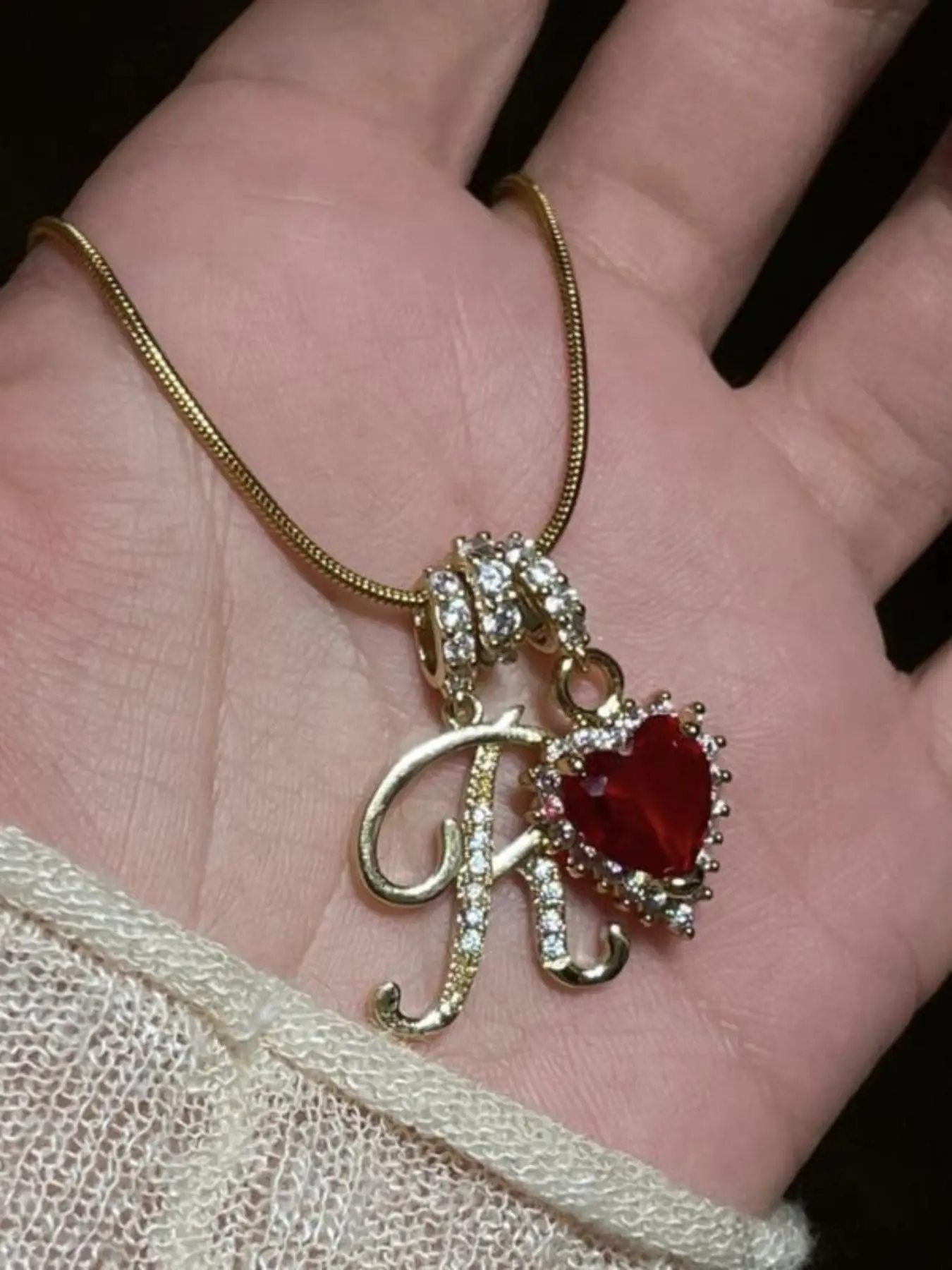 Vintage Initial Letter Necklace, Elegant Zircon Heart Pendant, Plated Copper Chain, Exquisite Jewelry Gift, Perfect Gift for Parties and Daily Wear