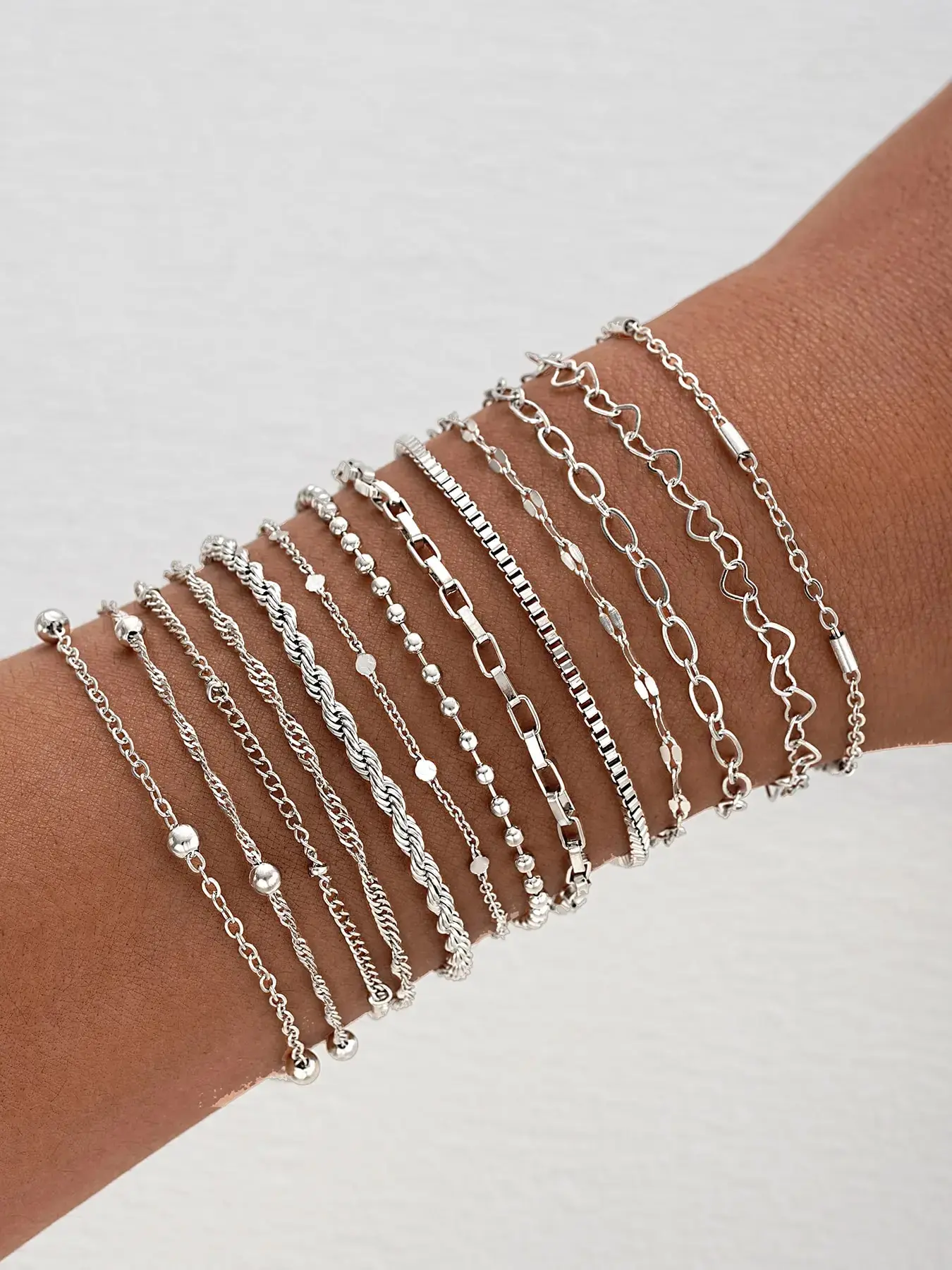 13-Piece Fashion Casual Silver Color Heart Snake Chain Bracelet Set, Bracelet Combination Set, Stackable Exquisite Bracelet, Alloy Material, All Seasons Wear, Girls' Daily Party Jewelry, Trendy Stack Bangle, Adjustable Minimalist Bangle, Mix Bracelets
