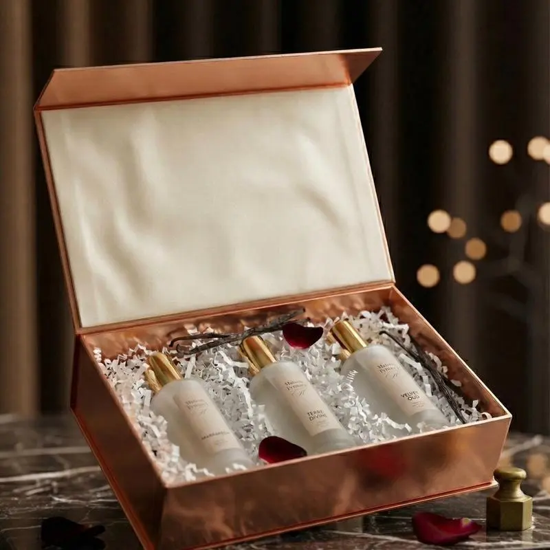 Maison Tymaart Woody Golden Essence Luxury Home Spray Gift Set, Coordinated Complementary Scent Selection, Elegant Packaging & Spray Bottles, Thoughtful Gift for Birthdays, Terre Divine