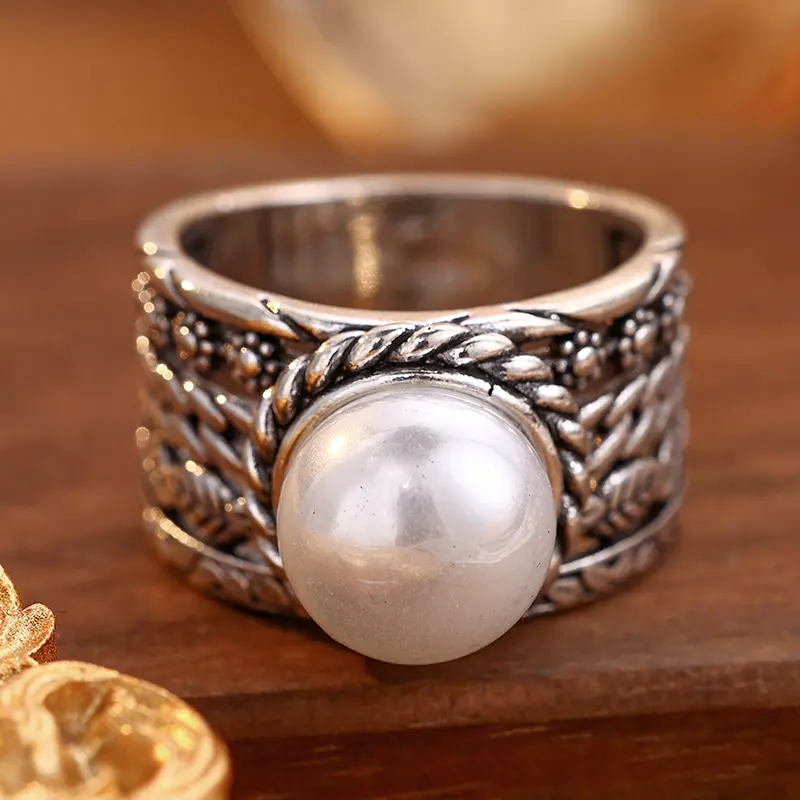 Elegant Women's Ring, sparkling rings for women,accessories adults, funky unique accessories ,promise rings for gf, engagement rings, accessories for women, Suitable for parties,Christmas and Halloween,festivals, gifting, and daily wear