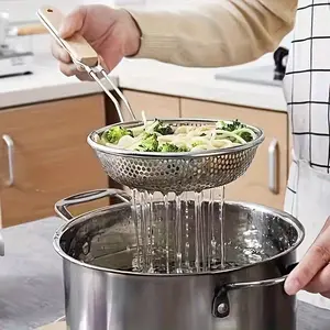 Stainless Steel Colander with Wooden Handle, 1 Count Mesh Skimmer Spoon for Cooking, Food Prep & Grease Filtering, Ideal for Restaurants, Kitchen, Kitchenware Stainless Steel