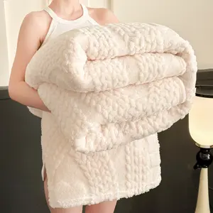 Flannel Jacquard Blanket Heart Design, Warm and Comfortable, Single & Multi-Person Use, Bedroom Bed Throw, Sofa Cover, Office Nap Mat, Soft Bed Blanket