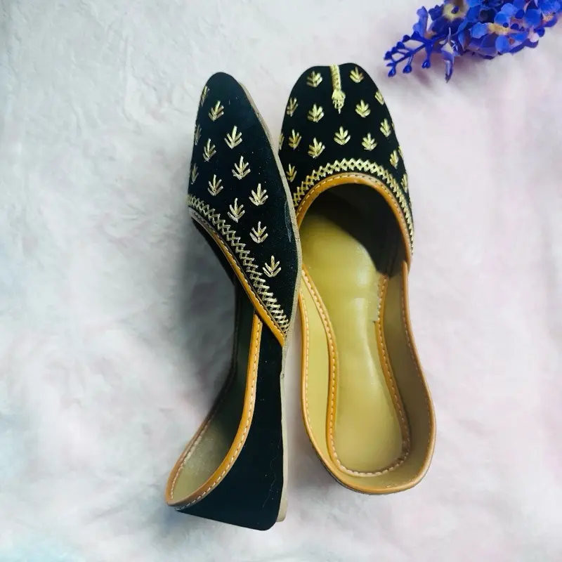 Elegant Black & Gold Velvet Juttis  Traditional Mojari Flats | Perfect for Weddings, Eid, & Festive Wear