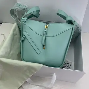 Pre-owned Loewe Leather Shoulder Bags 7.8'' R3589 Shoulder Bag C10908111044 0413 T5 Betsy