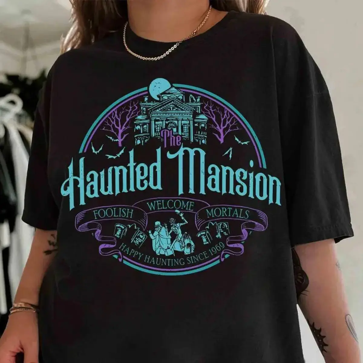 Summer Aesthetic Tee Viral Trending Vintage Hitchhiking Ghosts Vintage Shirt, The Haunted Mansion Halloween Tee, Welcome Foolish Mortals, Family Vacation  Trip ShirtOversized Y2K Vintage Graphic Tee for Men and Women S-5XL,padres,camisas,frescas,big,salon