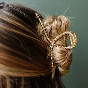 TWISTED CLAW CLIP