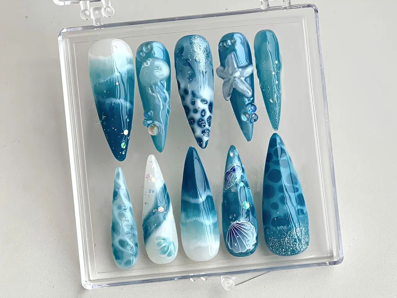 Ocean Mermaid Press On Nails Handmade 3D Starfish Jellyfish Shell Nails Blue Ombre Beach Nails Reusable Almond Fake Nails Summer Vacation Nail Set
