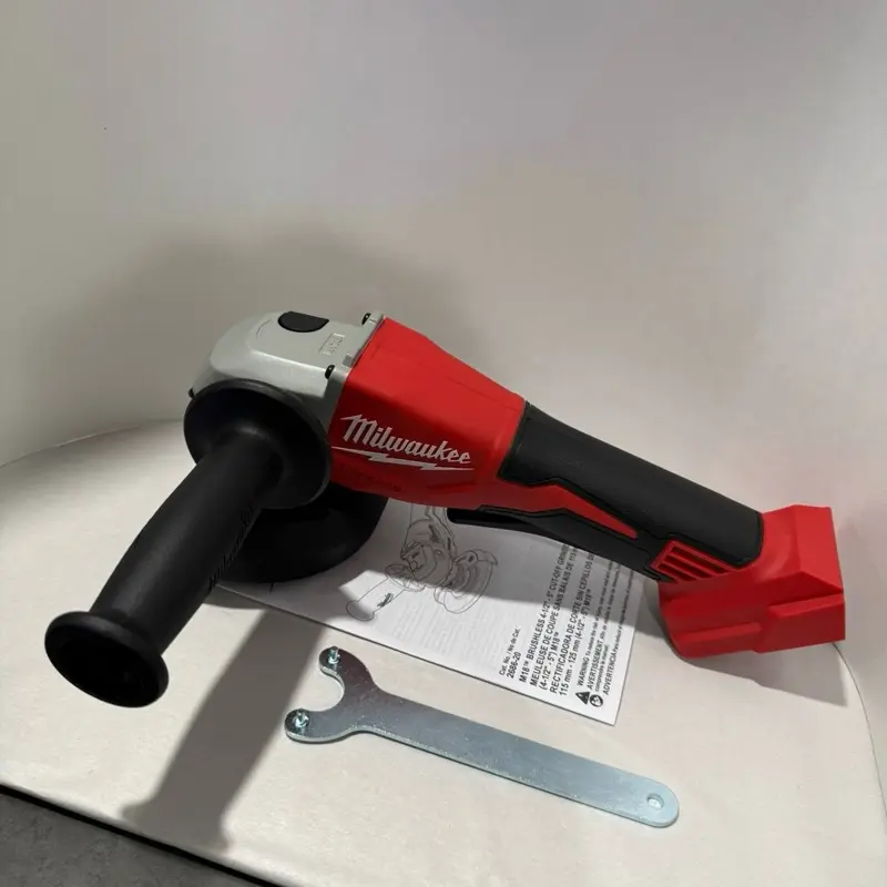 Milwaukee 2686-20 M18 Brushless 4-1/2" Cut-Off Grinder Tool Only Milwaukee 2686-20 M18 Brushless 4-1/2" Cut-Off Grinder Tool Only